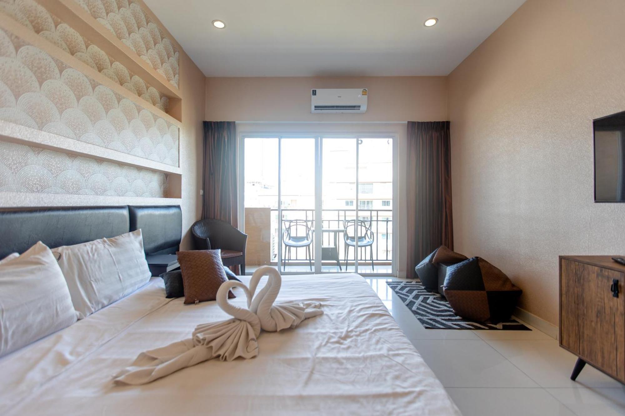 Sun Sky Resort Near Beach Jomtien Exterior foto