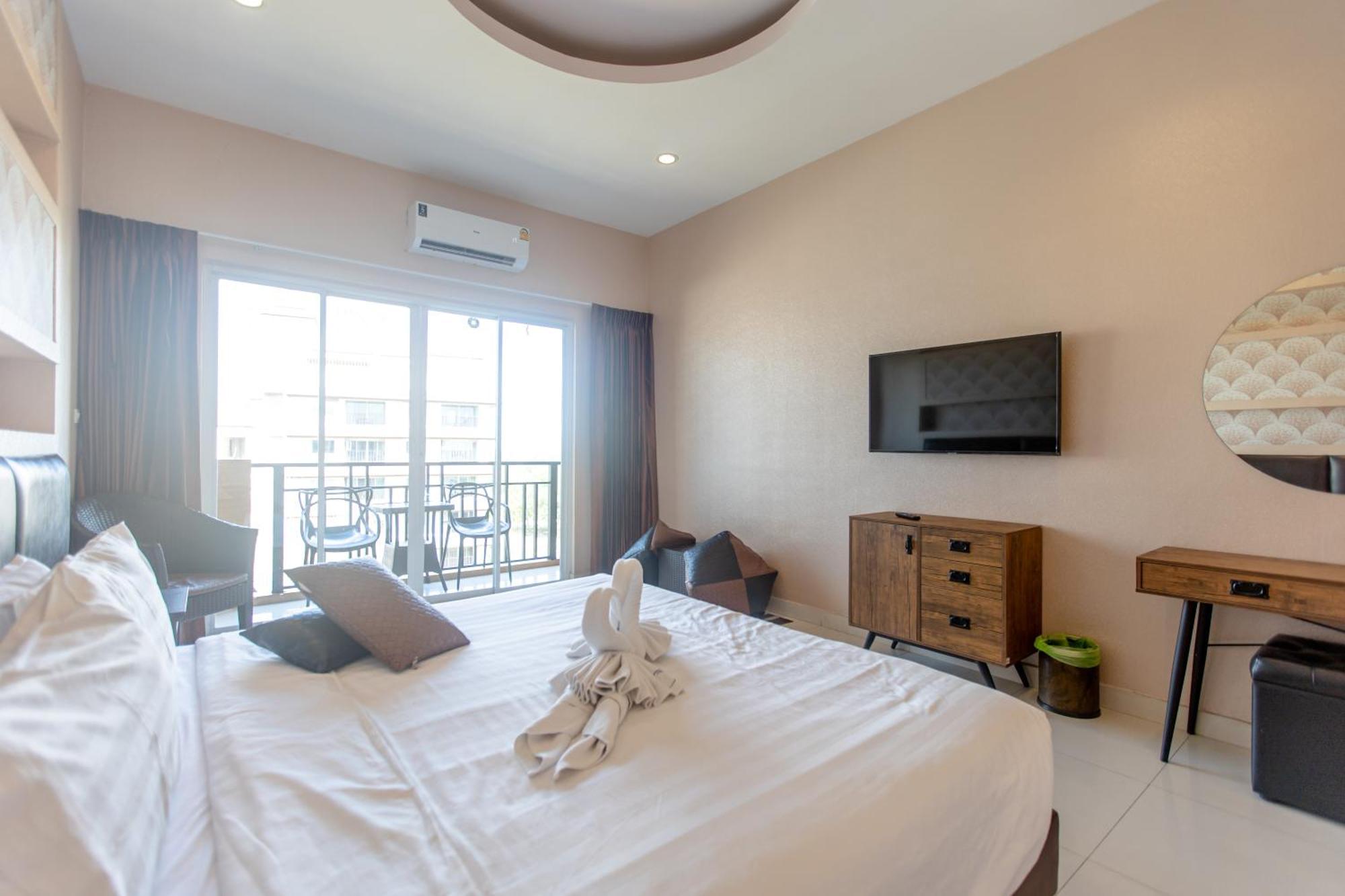 Sun Sky Resort Near Beach Jomtien Exterior foto
